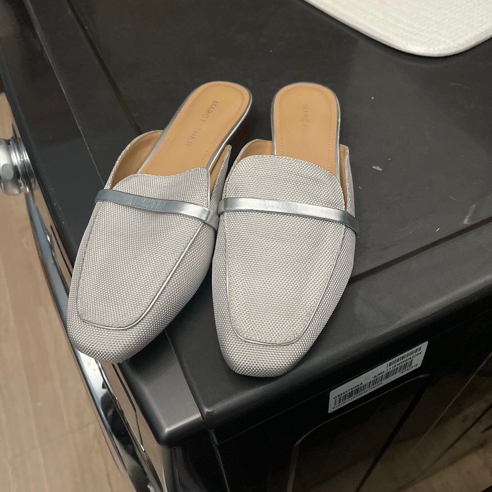 Marc Fisher Silver Metallic Mules / Slides 7.5